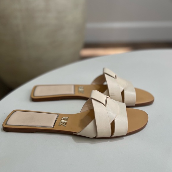 Zara Shoes - Zara Low Heeled Crossed Leather Sandal